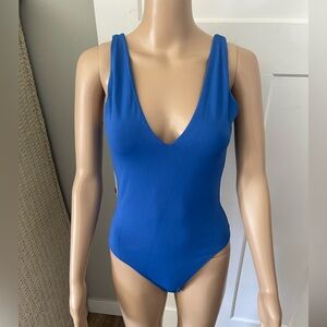 Aritzia Babaton Contiur Bodysuit